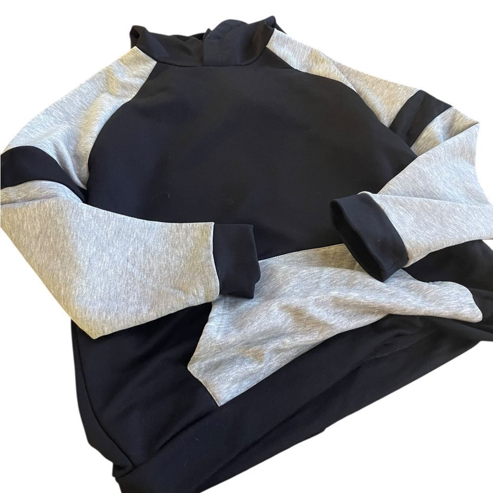 Starter Men's Black and Gray hoodie size XL like new great gift